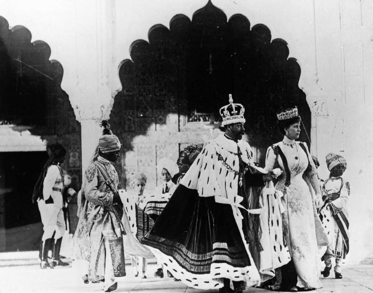 #7 King George and Queen Mary arrive at the coronation Durbar in Delhi.