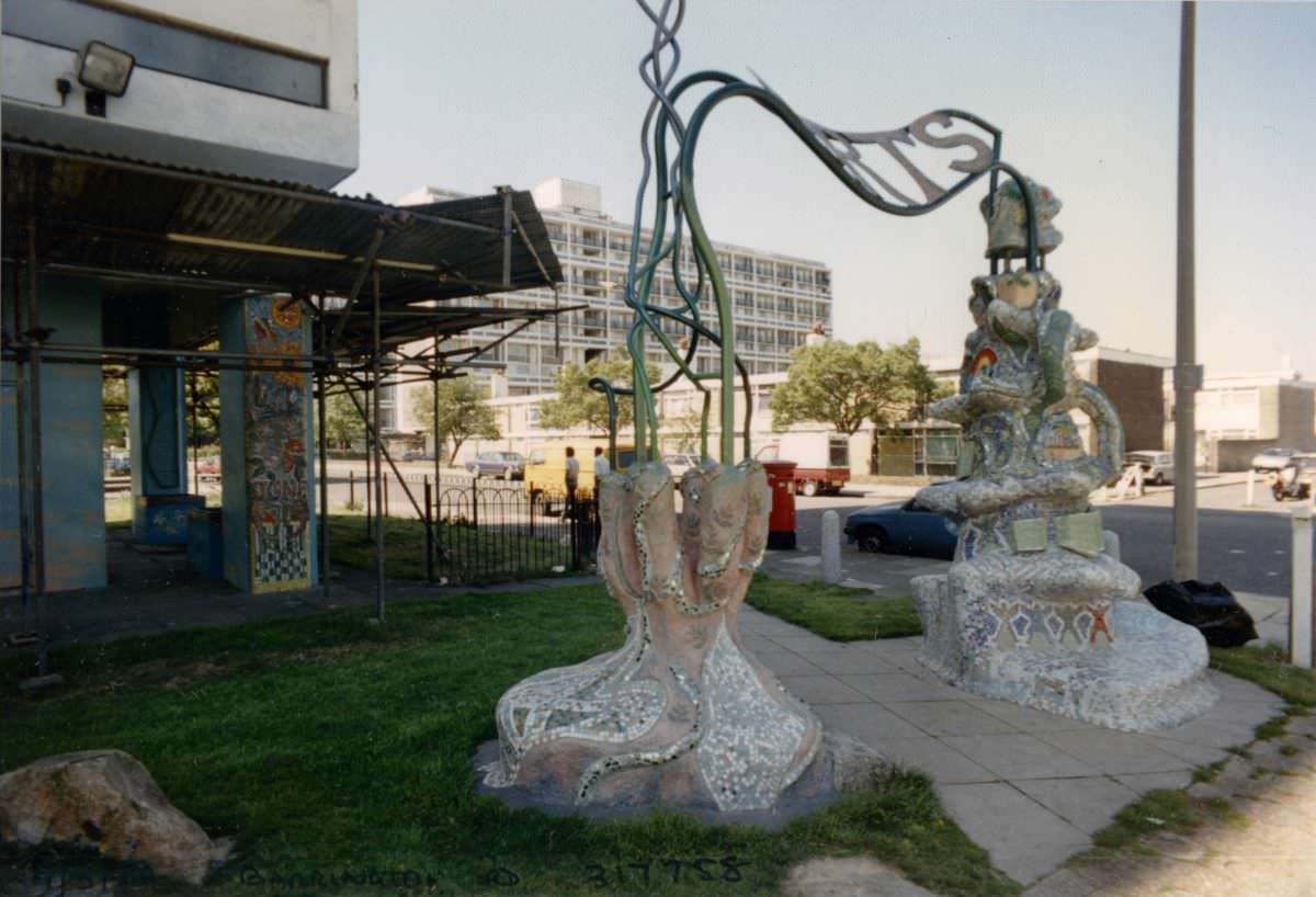 #29 Sculpture, Flats, Barrington Road, 1989