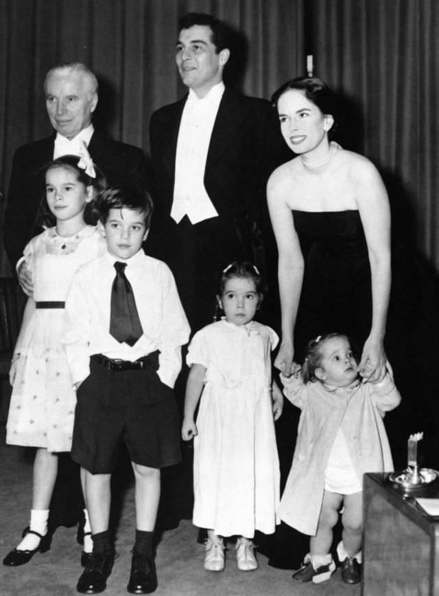 #15 Beautiful Photos of Charlie Chaplin with his Last Wife Oona O’Neill #15 Celebrities