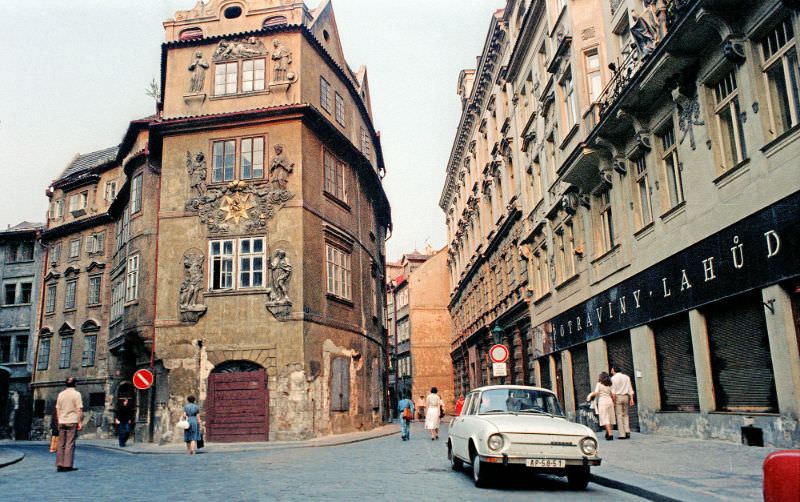 #15 Prague street scenes