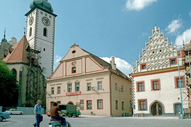 #31 The poster reads: “V pevné internacionální jednoté na stráži socialismu a míru” – “socialism and peace through international solidarity”, Tábor