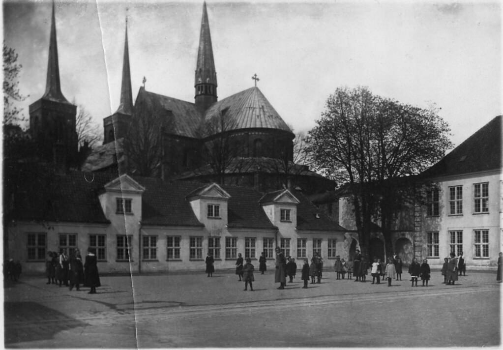 #26 Roskilde Girls’ School of 1855, Frk. Lønholds skole, u.å.
