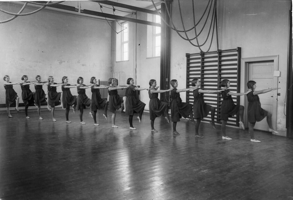 #33 Roskilde Girls’ School of 1855, approx. 1933