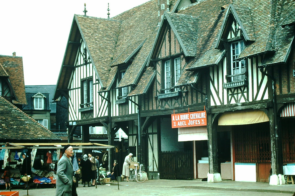 #10 Market in Deauville-, France, 1954