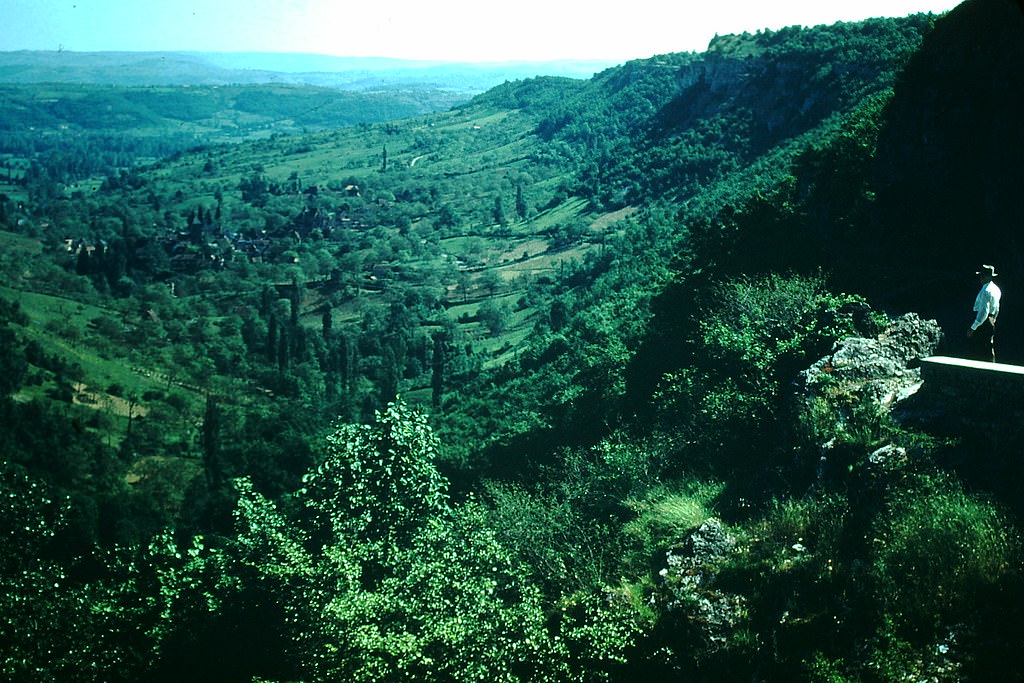 #65 Antoire- Dordogne, Toulouse, France, 1954