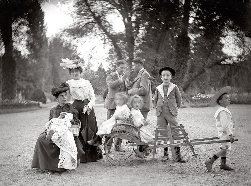 #1 Generations of a French family in a Paris garden, circa 1900