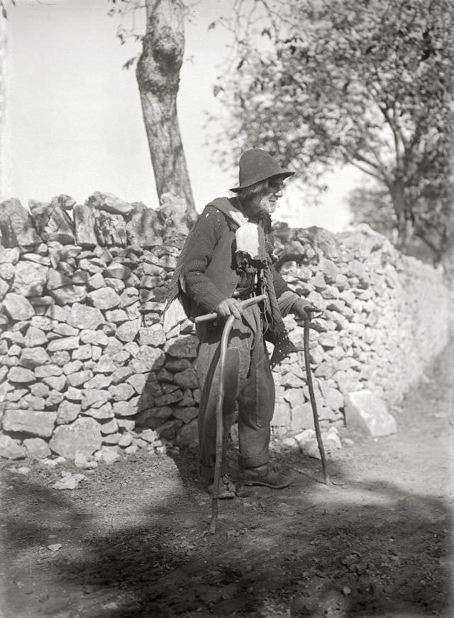 #18 Brittany homeless, circa 1910