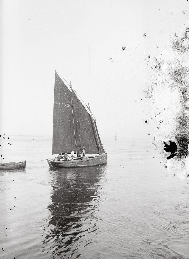 #26 Sailboat L3333, Brittany, towards Lannion, circa 1910