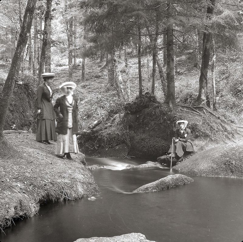 #3 Huelgoat’s river and forest, circa 1900
