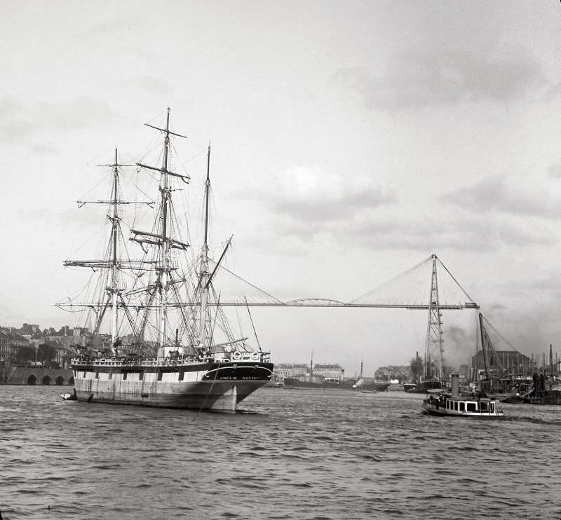 #7 The three-master Amélie at anchor in Nantes, circa 1900