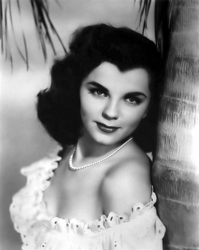 #31 Lisa Gaye posing in a dancing studio, 1950s.