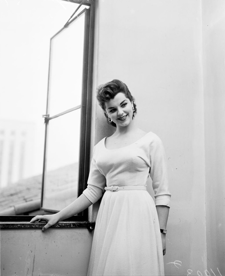 #44 Lisa Gaye, 1954.