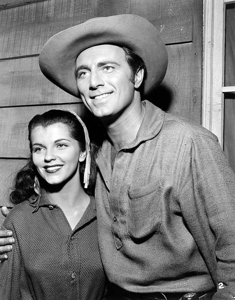 #2 Lisa Gaye with Scott Forbes in the movie ‘Trapline’, 1956.