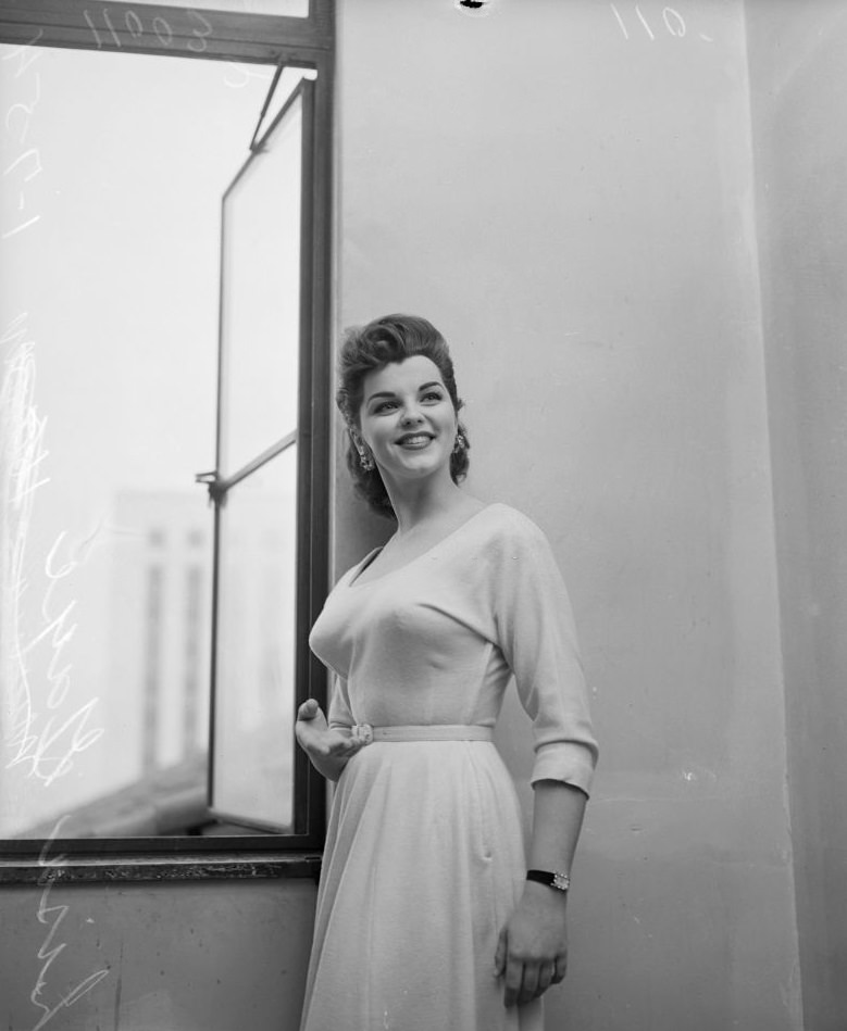 #7 Lisa Gaye posing near the window, 1954.
