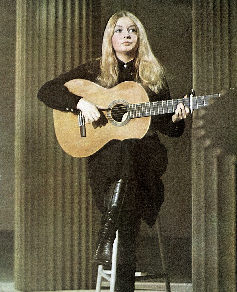 #13 Mary Hopkin performing on the stage, 1960s.