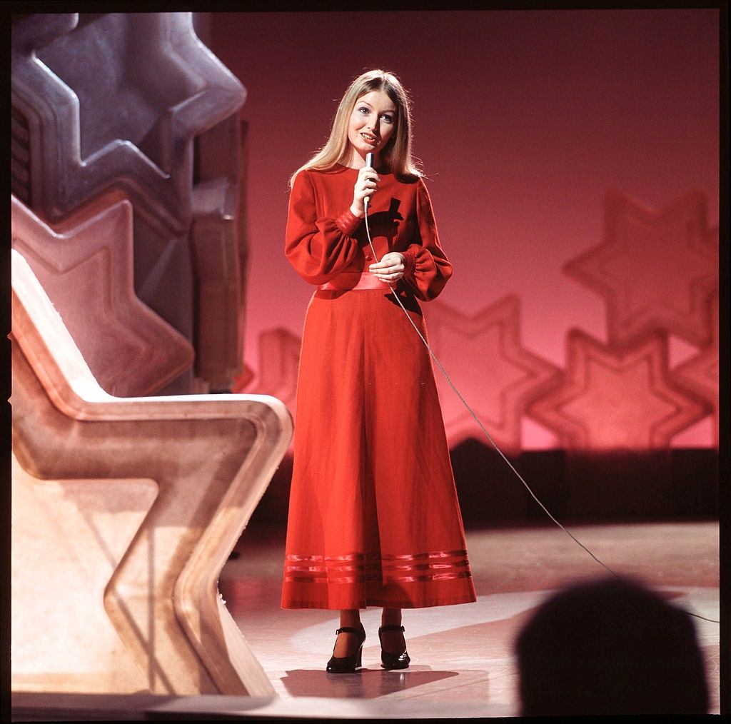 #49 Mary Hopkin performs on a TV show, 1970.