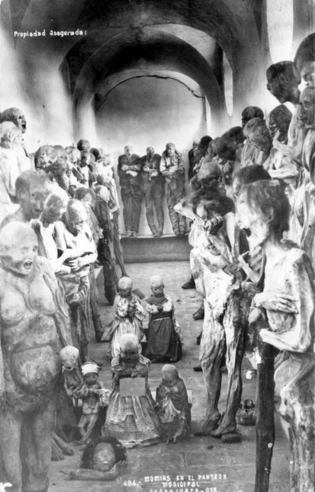 Mummies of Guanajuato: Shocking Photos of the Corpses dates back to a Cholera Outbreak in 1833 Weir