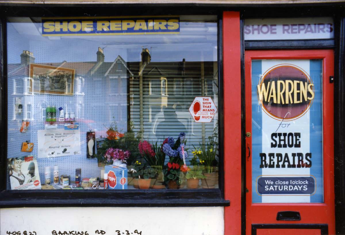 #7 Shoe Repairs, Barking Road, Plaistow, Newham, 1991