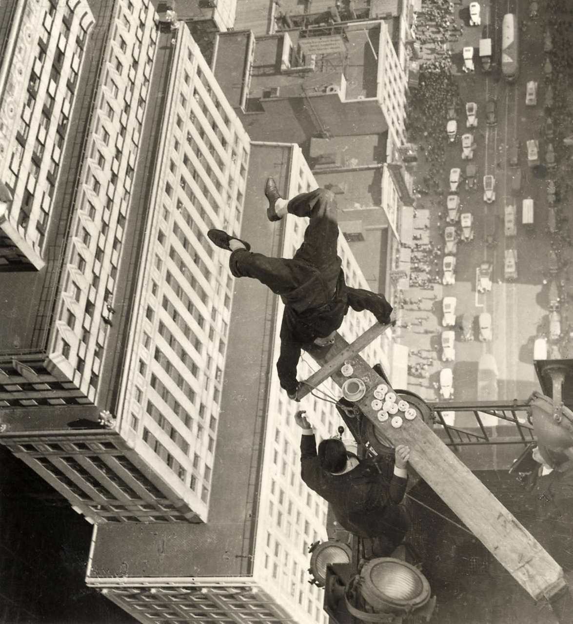 #2  Daredevil Photos of People at The Extreme Heights from the Past that Will Make You Dizzy #2 Weird