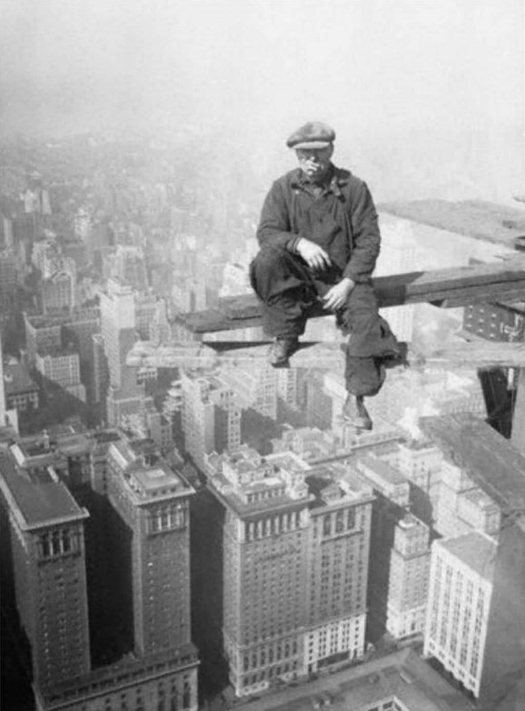 Daredevil Photos of People at The Extreme Heights from the Past that Will Make You Dizzy Weird