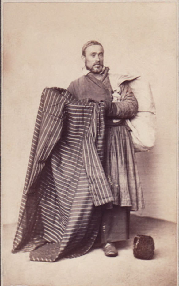 #19 Tartar dressing-gown seller.