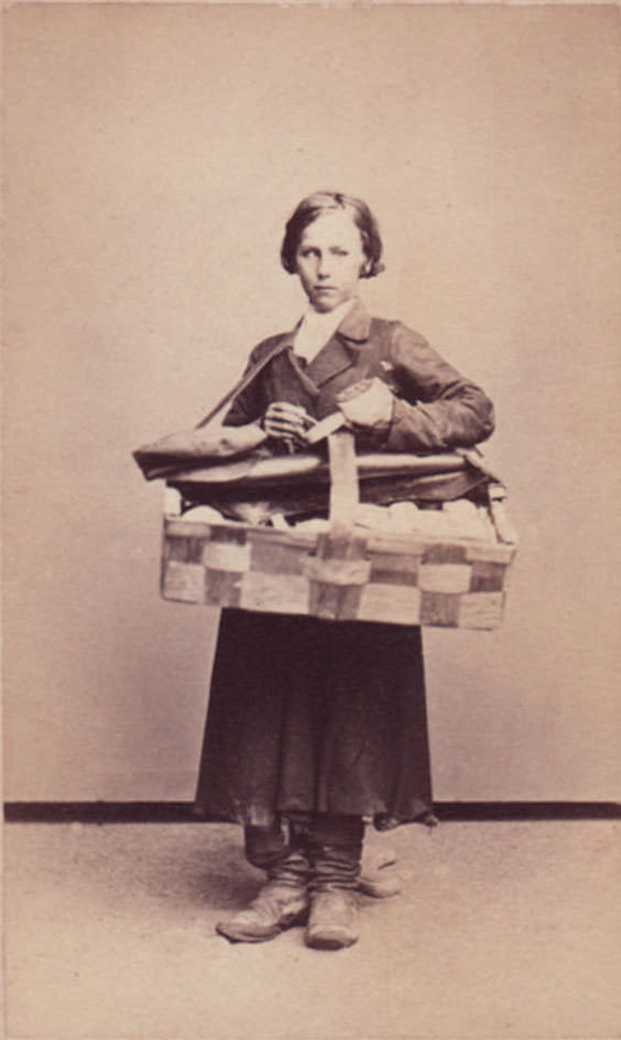 #43 Match-seller.