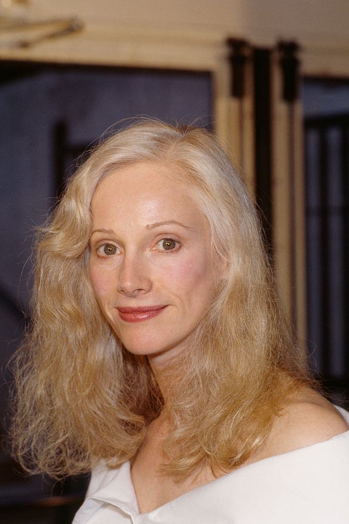 #40 Sondra Locke, attending the premiere of the movie ‘Bird’, 1988.