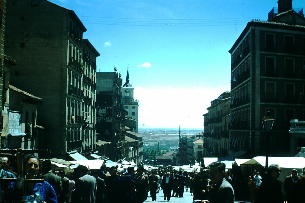 #21 Second Hand market- Old Madrid, 1954