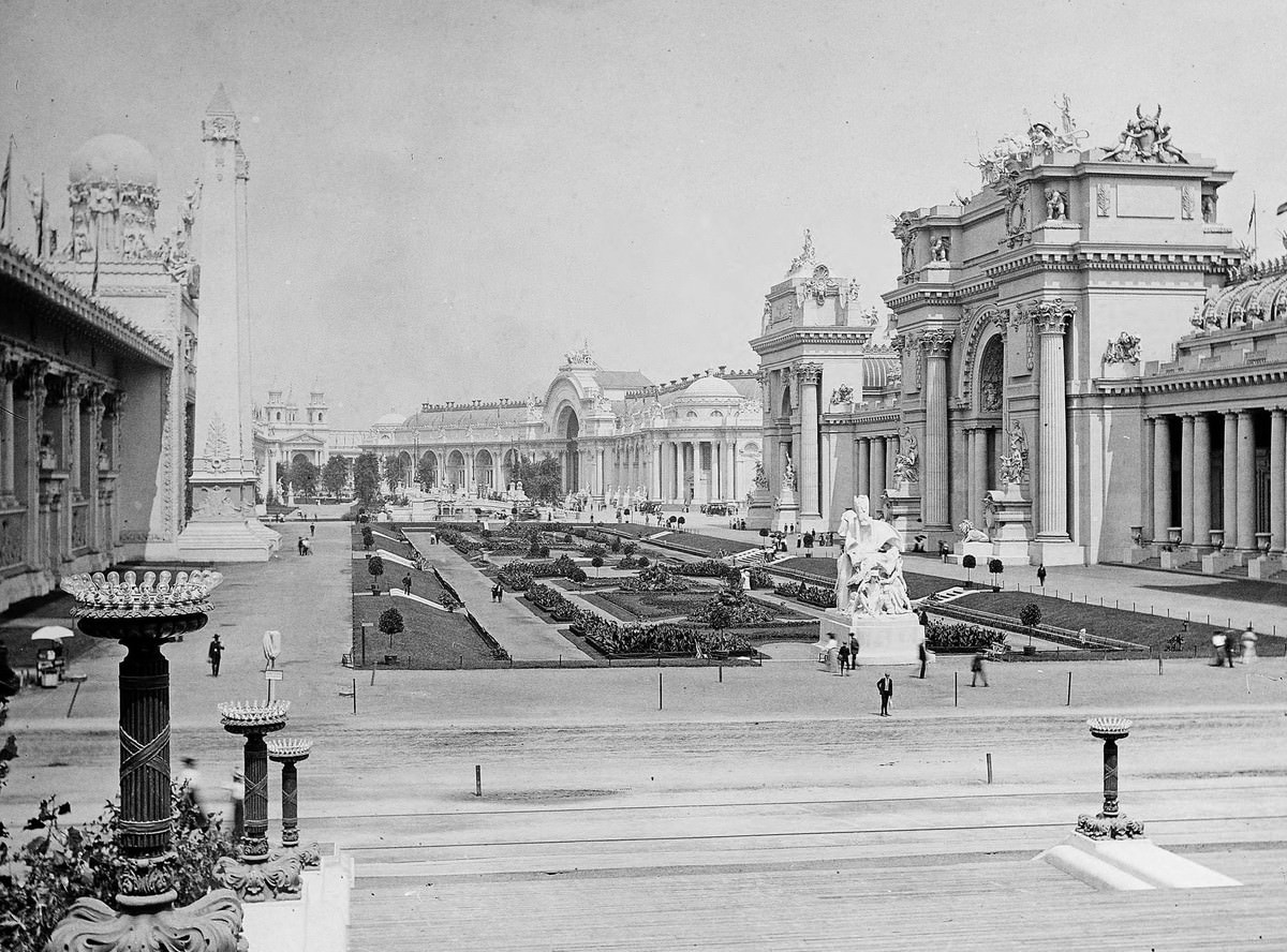#14 A view of the Sunken Garden from the steps of the U.S. government building