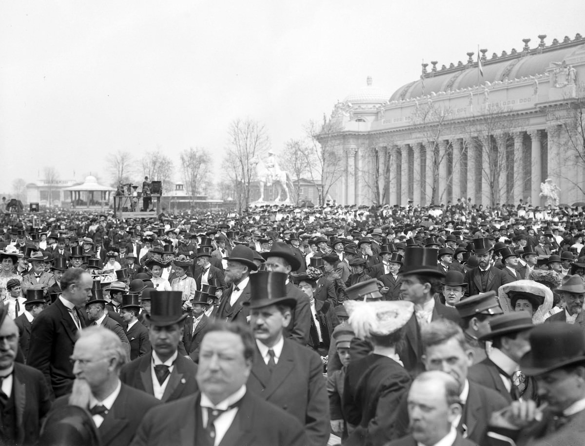 #10 World’s Fair opening-day crowds gather, with William Howard Taft in the foreground.