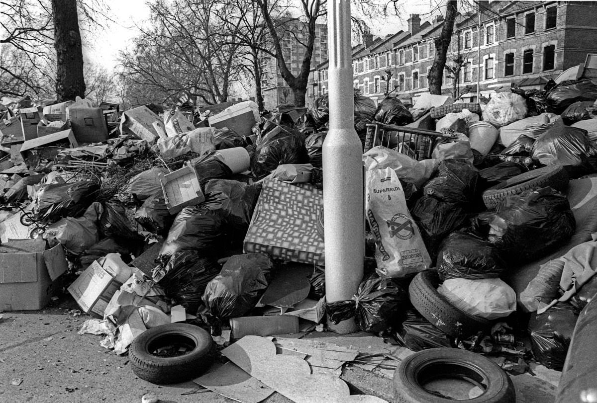 #1 Stoke Newington Common in the Binmen’s strike 1979