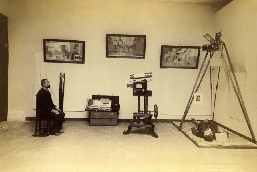 #1 Setups for photographing suspects and murder scenes.