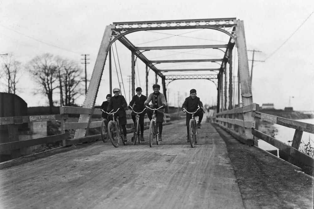 #28 Cycling in Mimico, 1907