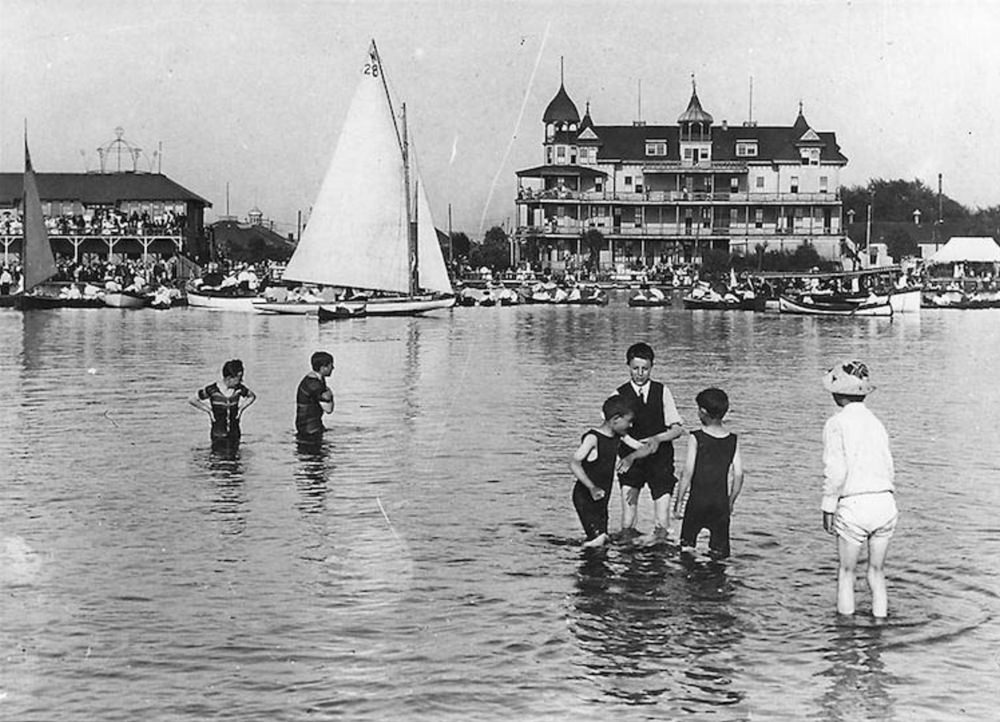#10 Hanlan’s Point Hotel and Regatta, 1907