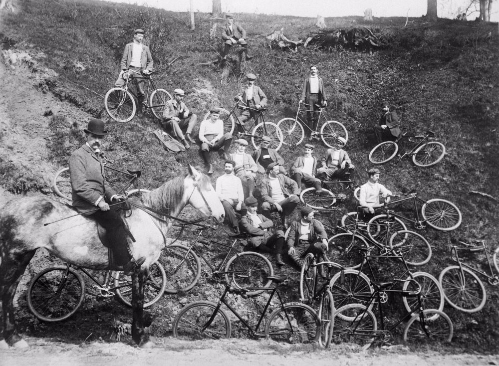 #85 Cycling club, 1900