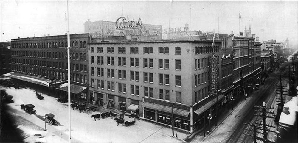 #34 Queen and James, 1908