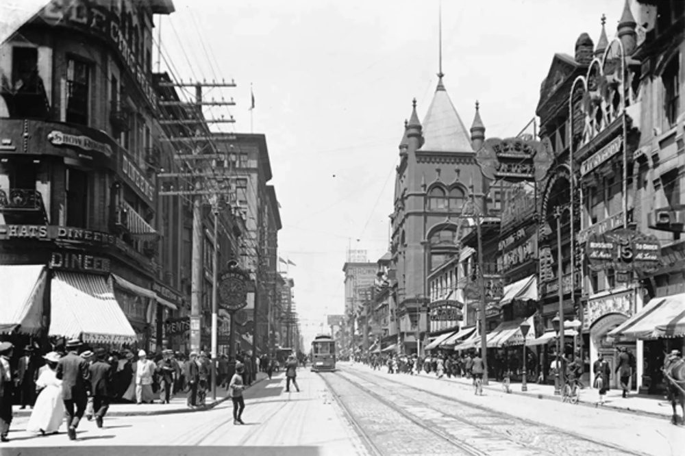 #1 Yonge looking north from Temperance, 1903