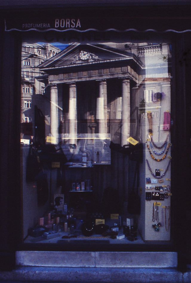 #15 Piazza della Borsa