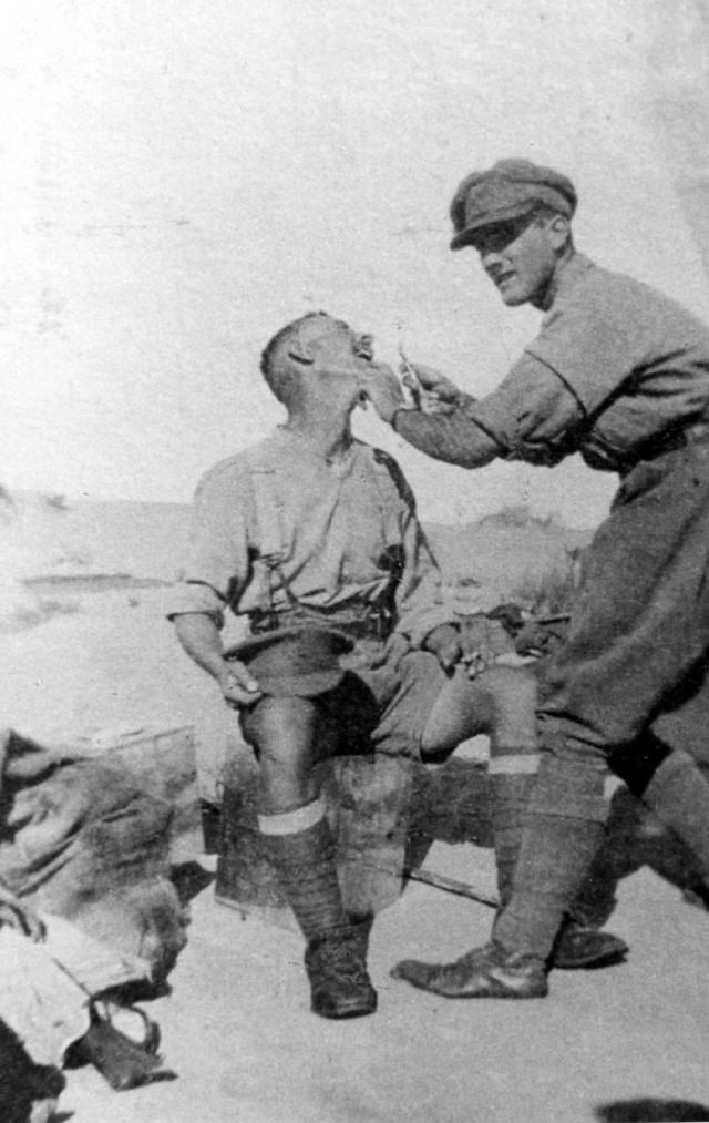 Historical Photos show Soldiers getting Haircuts during World War I WWI