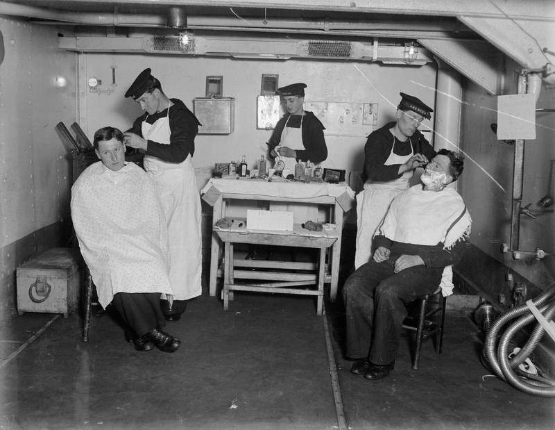 Historical Photos show Soldiers getting Haircuts during World War I WWI
