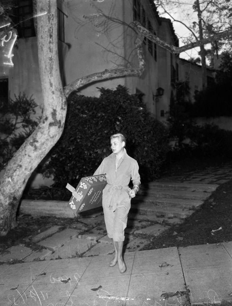 #16 Barbara Payton, 21 November 1951.