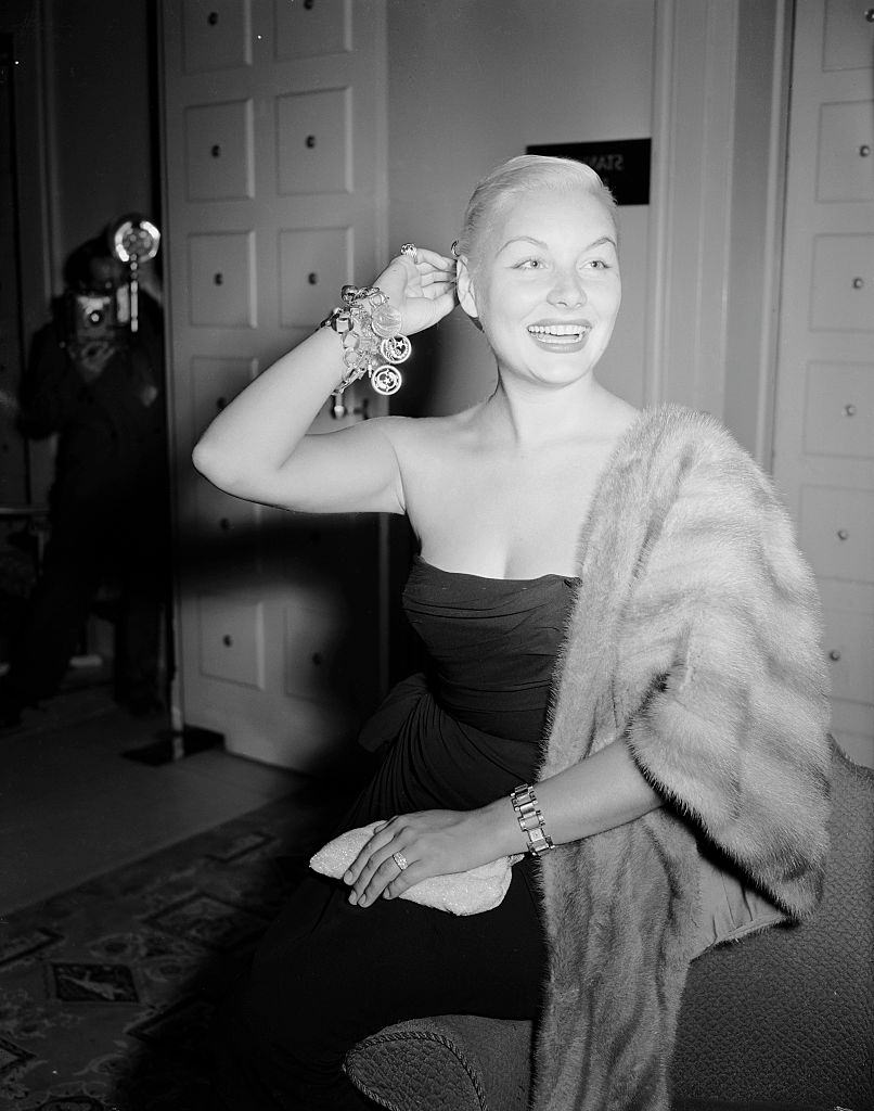 #35 Barbara Payton in London, July 1952.