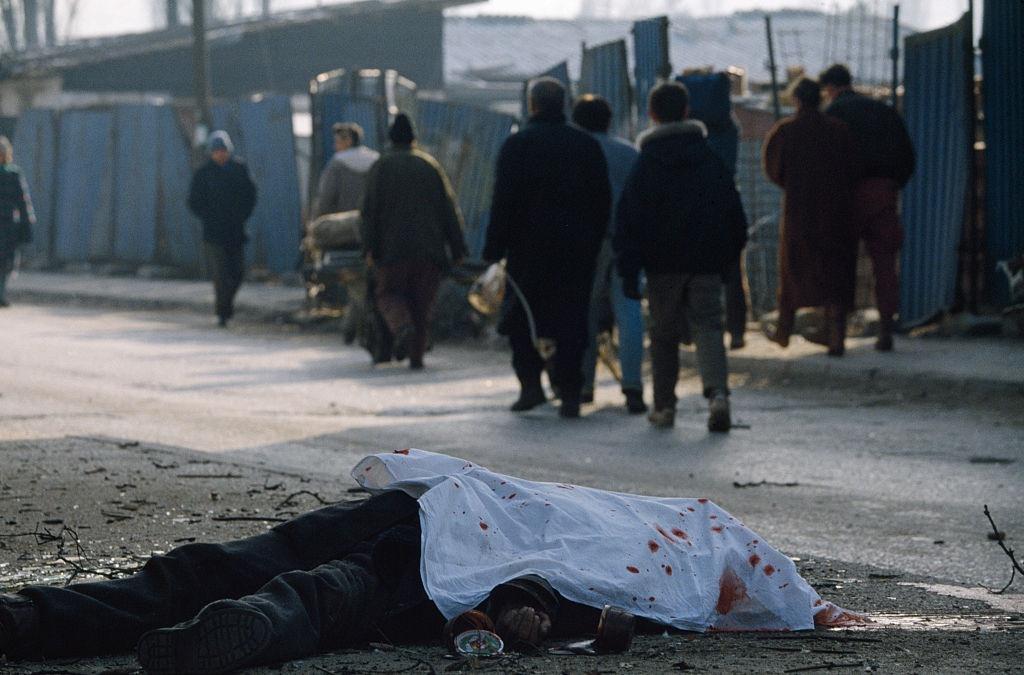 #19 Sarajevo inhabitants suffer both from the war and the very cold weather, 1992.