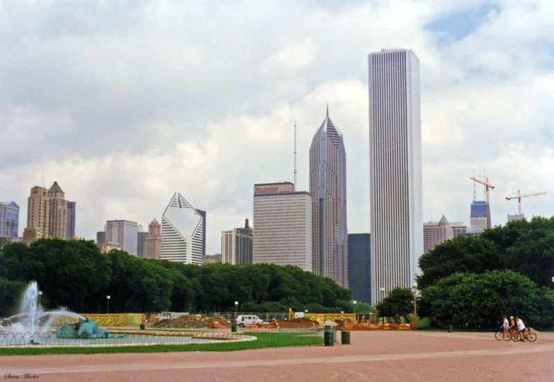#25 Loop and Lakeshore East skyscrapers viewed from Buckingham Fountain, Chicago, July 1996