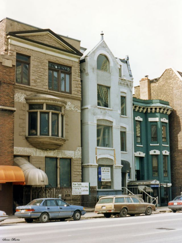 #28 North Dearborn Street townhouses, Chicago, February 1996