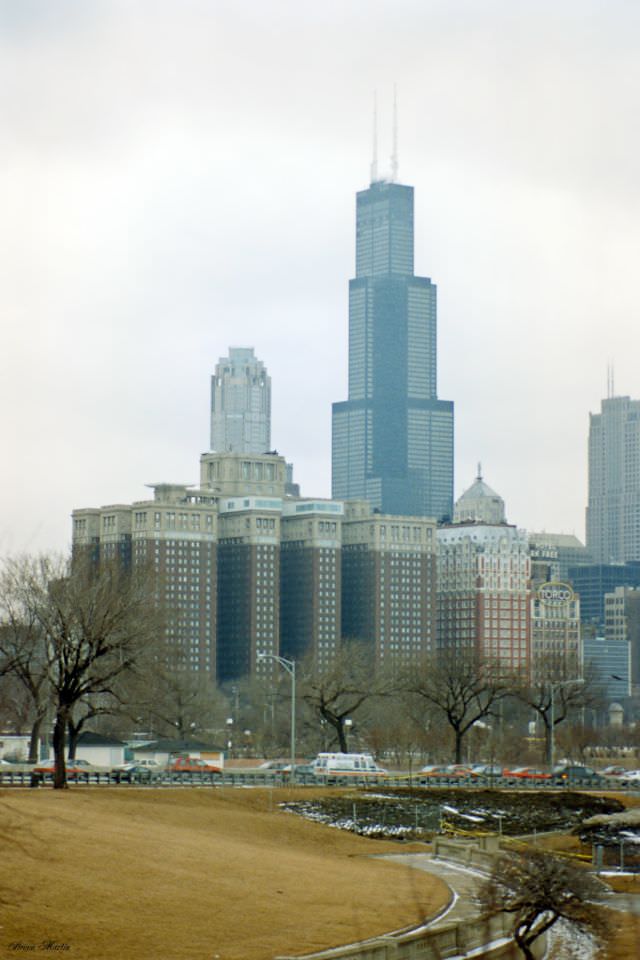 #29 Sears Tower rising over Hilton and Blackstone Hotels, Chicago, February 1996