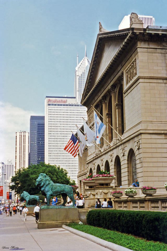 #18 The Art Institute of Chicago. Bronze lion statues flank the main entrance on Michigan Avenue, July 1996