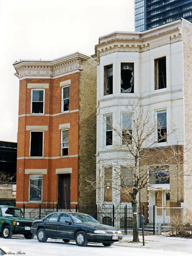 #31 Townhouses facing demolition, River North, Chicago, February 1996