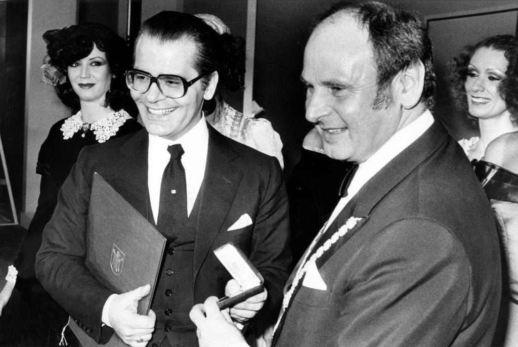 #30 Karl Lagerfeld with the Mayor of Munich Erich Kiesl, 1980.