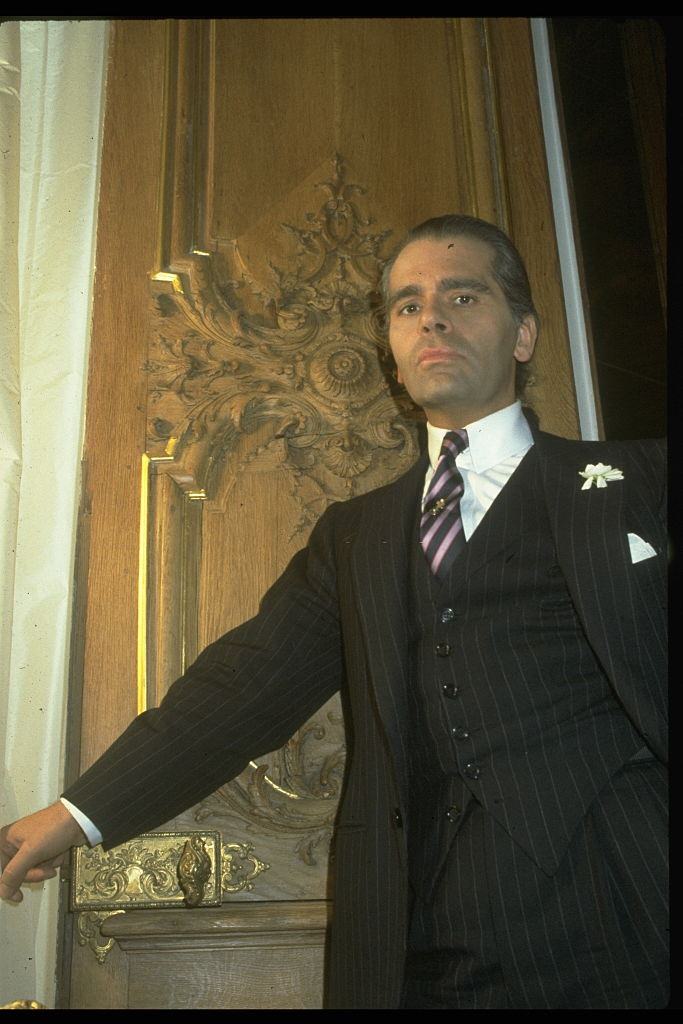 #49 Karl Lagerfeld at home in Paris, 1983.